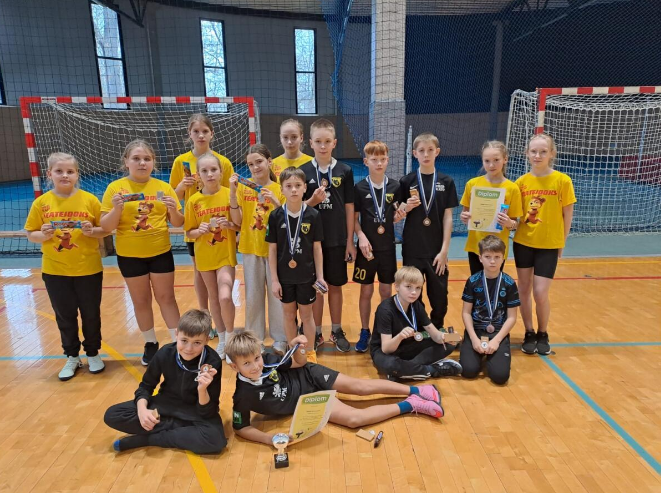 Valgamaa koolide meistrivõistlustelt rahvastepallis pronksmedal